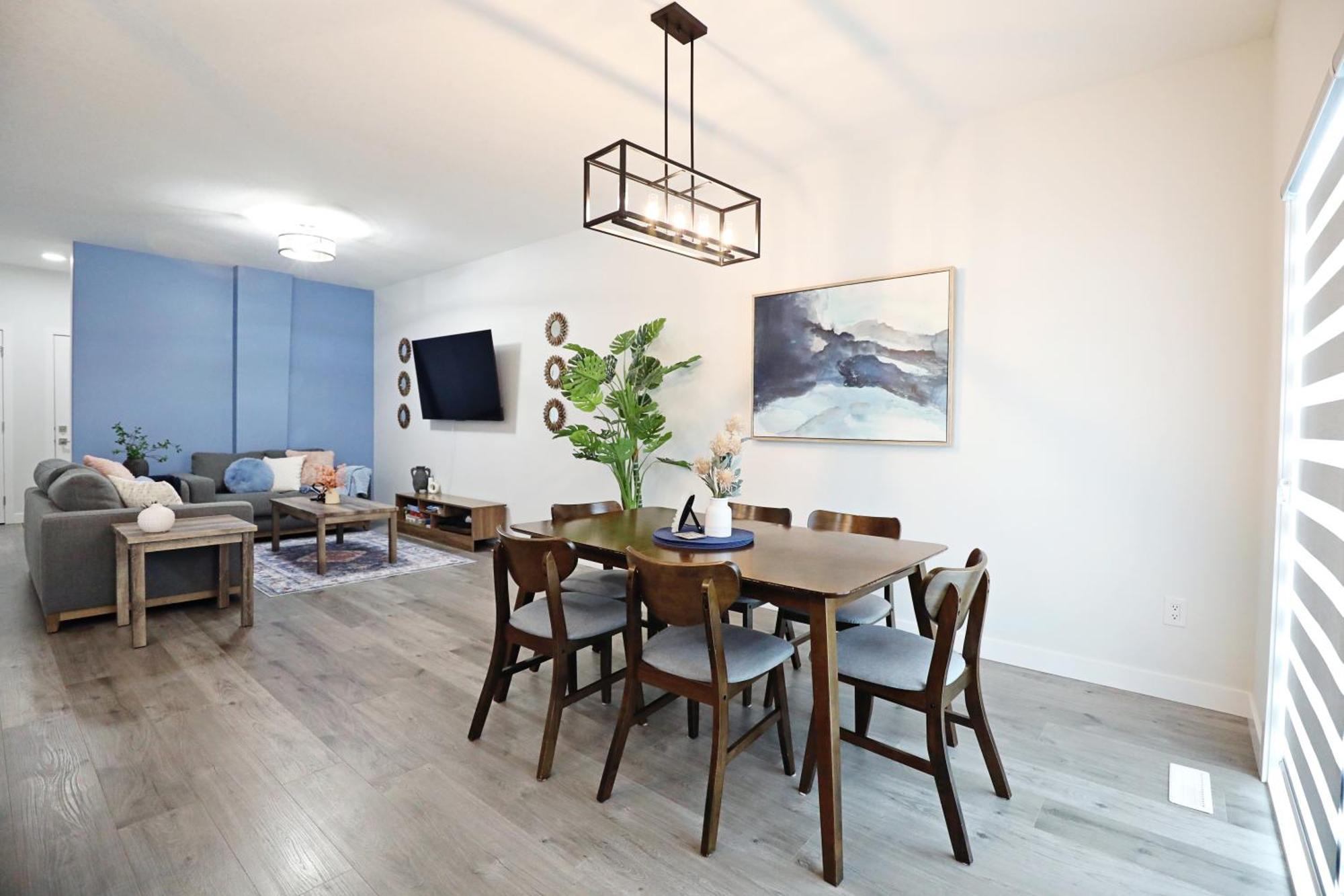 Beautiful Home With 4 King Beds,Airport,Disney+ Edmonton Extérieur photo