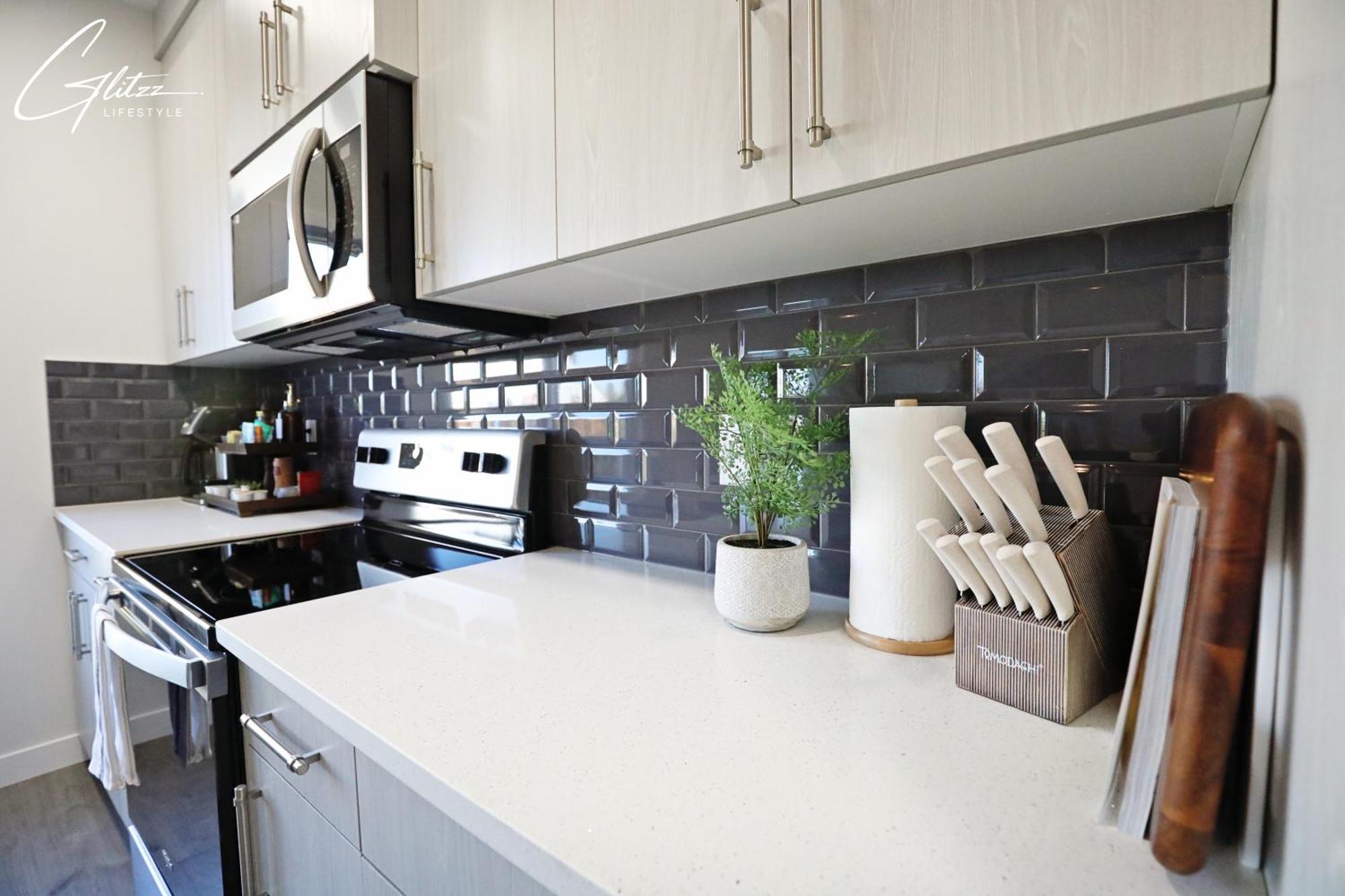 Beautiful Home With 4 King Beds,Airport,Disney+ Edmonton Extérieur photo